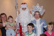 Дед Мороз и Снегурочка с детьми